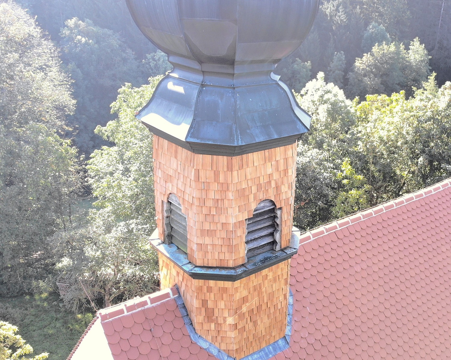 Eindeckung Turm mit Holzschindeln